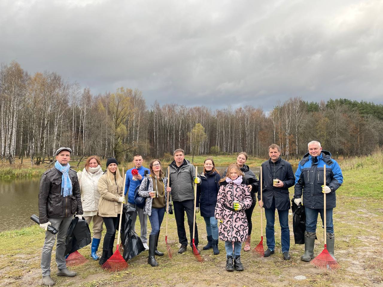 Субботник в Ржевском лесопарке Субботник в Ржевском лесопарке