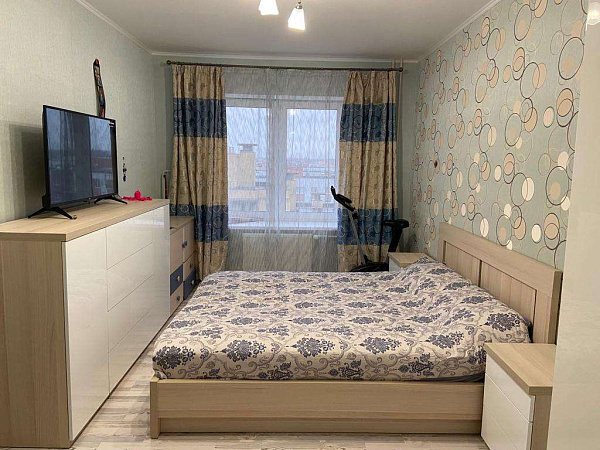 Спальня с кроватью Фрия и комодом Вегас