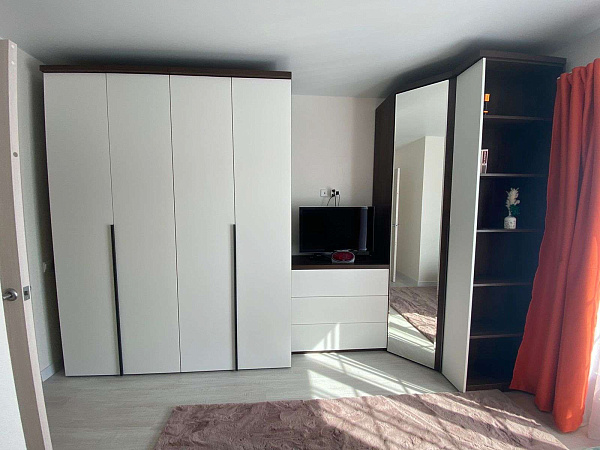 Шкафная группа с комодом Турин